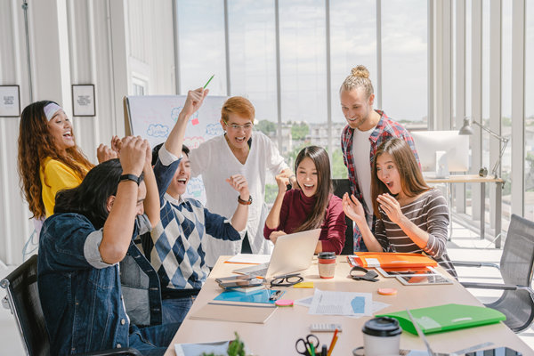 集團(tuán)管控的挑戰(zhàn)與機(jī)遇：應(yīng)對(duì)全球化市場的策略與實(shí)踐