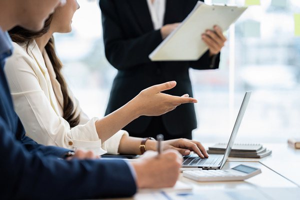 創新集團管控模式，提升企業運營效率，創造更大價值