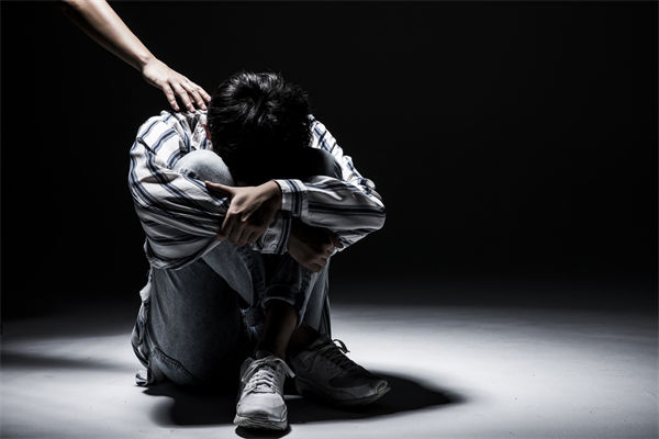 女子漏接電話被市監(jiān)所工作人員辱罵，人力資源管理有何感悟？