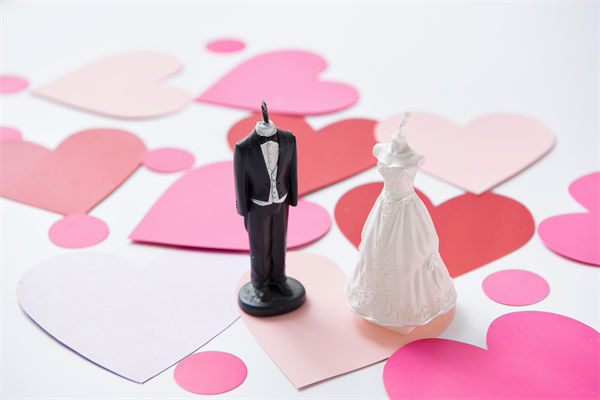 5月10日起結(jié)婚離婚不需要戶口本，人力資源怎么看？