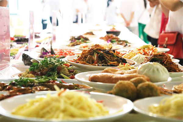 品牌營銷分析：第一批開零食店的人，賺夠千萬離場了