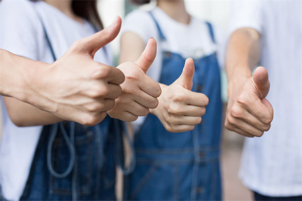 企業(yè)文化標語掛滿墻，為何員工依然缺乏認同感？