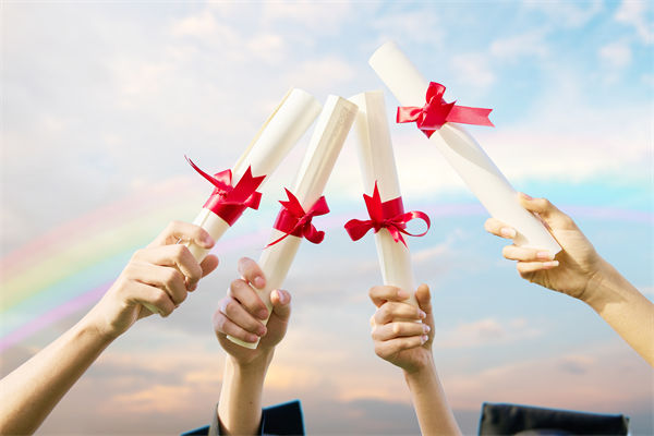 企業(yè)文化分析：錄取通知書加廣告，涉事學(xué)校被約談